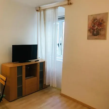 Apartman Negovetic Apartment *